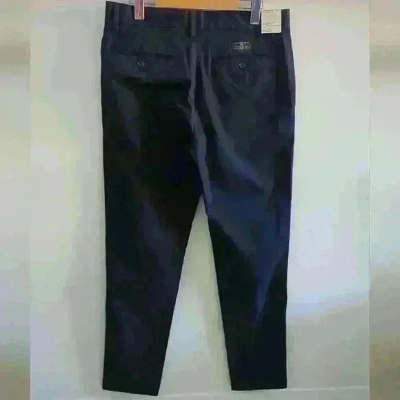 BANANA REPUBLIC | Men's Preppy  Navy Tapered Rapid Movement Chino Pants - Picture 3 of 5